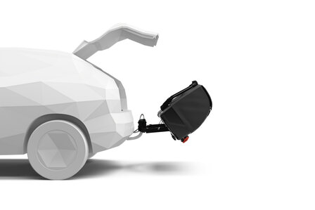 thule-onto-2-op-trekhaak-met-laadklep-open-auto