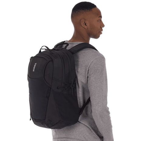 autovoordeelwinkel-Thule-Enroute-26-liter-Black-3204846-dragend