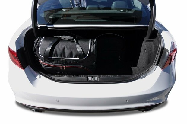 Alfa Romeo Giulia vanaf 2015 | KJUST | Set van 4 tassen