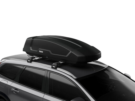 Thule Force XT M schuin op auto