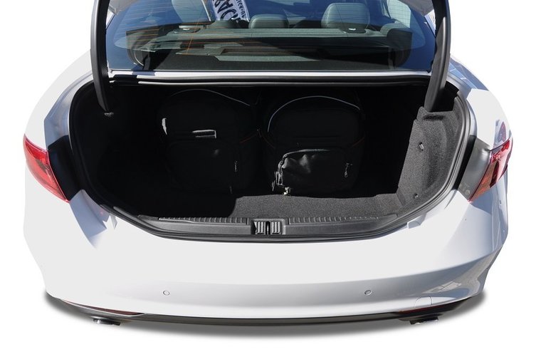 Alfa Romeo Giulia vanaf 2015 | KJUST | Set van 4 tassen