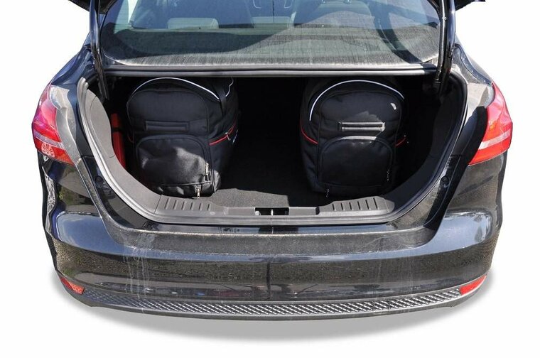 Ford Focus Limousine 2011-2018 | KJUST | Set van 5 tassen