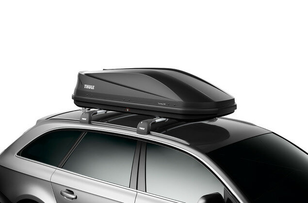 Thule Touring M 200 Anthracite Aeroskin op auto