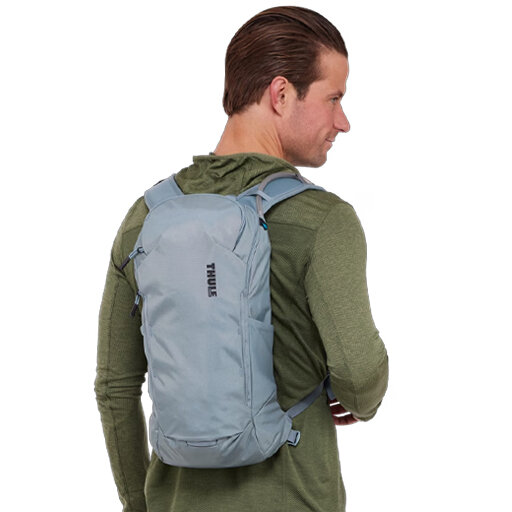 autovoordeelwinkel-Thule-AllTrail-10-liter-Pond-Grey-3205077-dragend