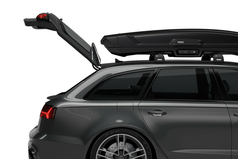 Thule Vector M - Black Metallic - Dakkoffer - zijkant kofferbak open