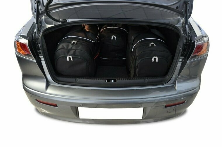 Kjust reistassenset Mitsubishi Lancer Sedan 2008-2016 set van 4 tassen
