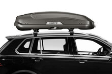 Hapro Trivor 560 - Supermatt Anthracite - zijkant op auto