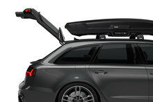 Thule Vector L - Black Metallic - Dakkoffer - zijkant kofferbak open