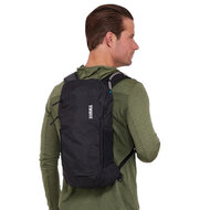 autovoordeelwinkel-Thule-AllTrail-10-liter-Black-3205076-dragend