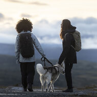 autovoordeelwinkel-Thule-AllTrail-10-liter-Black-3205076-sfeer